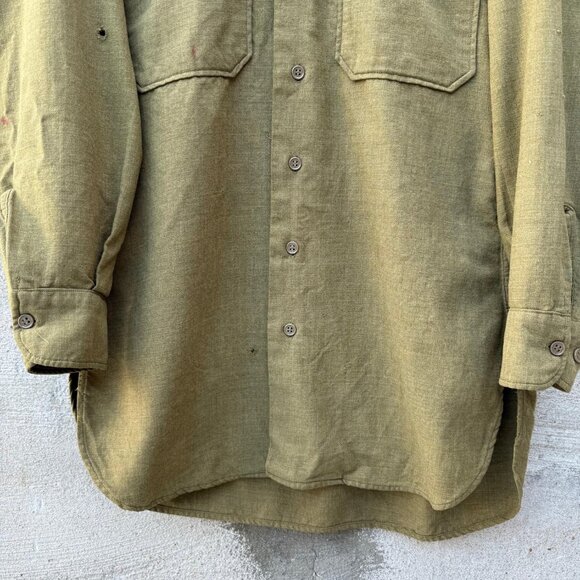 40's US Military Tan Khaki Patched Button Down Shirt - Picture 4 of 10